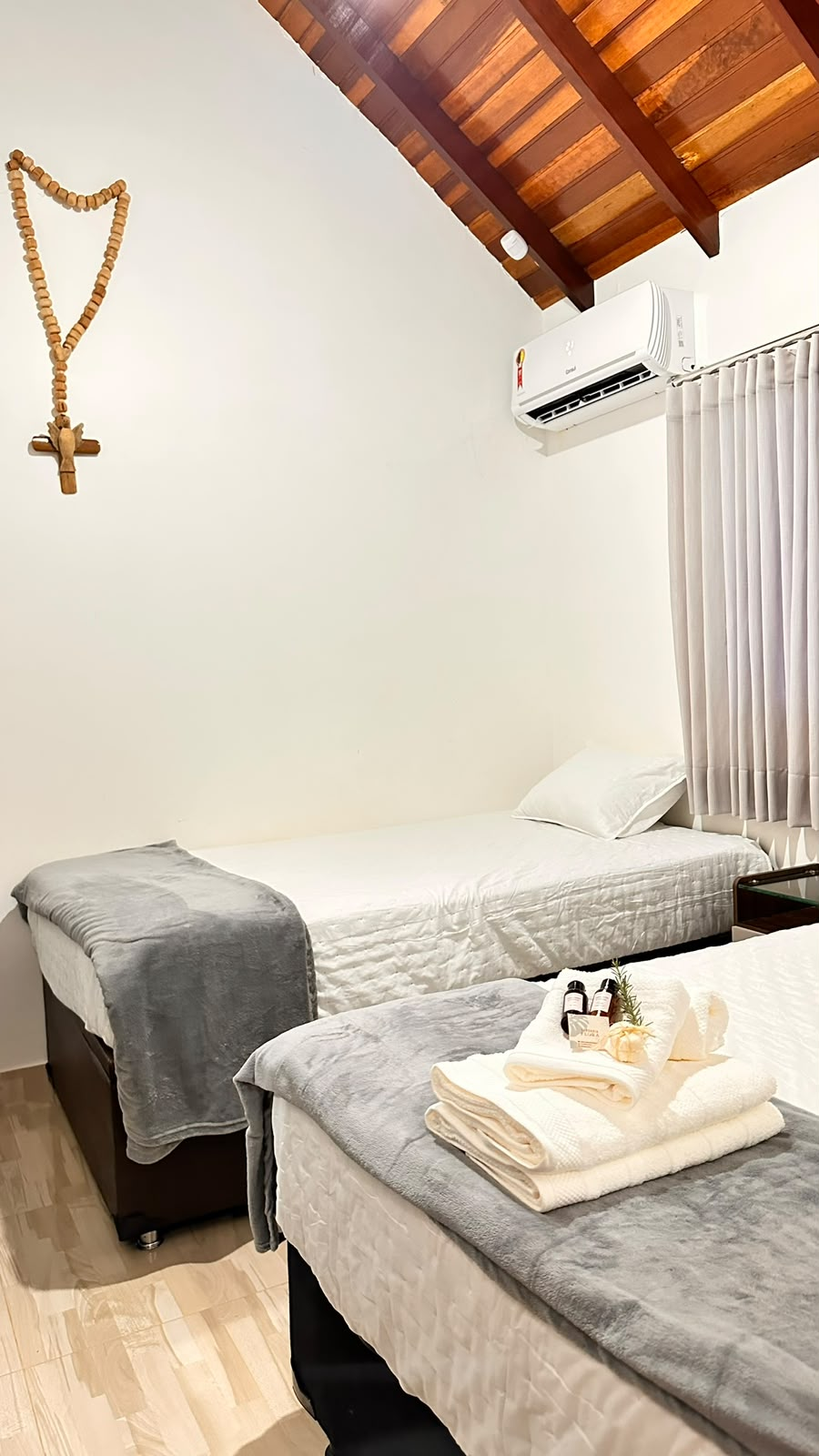Quarto preparado do Chalé Pôr do Sol